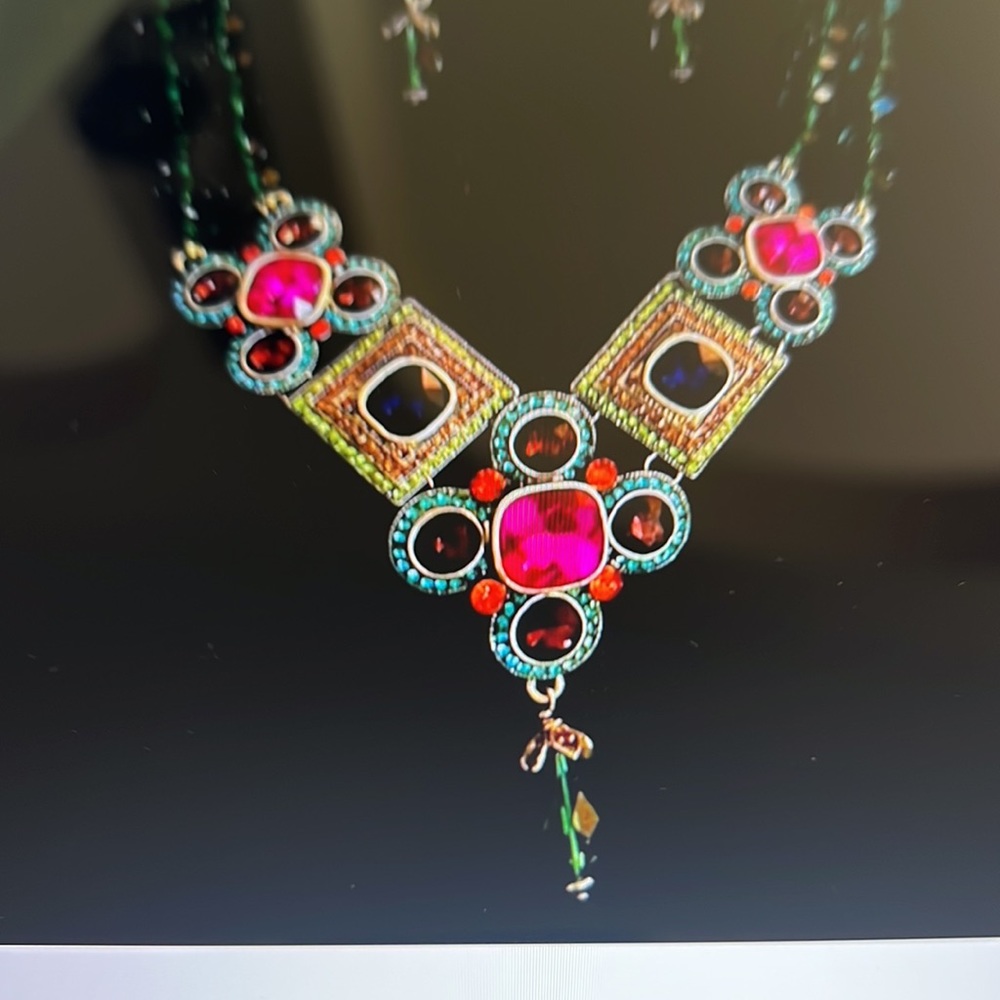 Heidi Daus Multi Crystal Stones. New. - Picture 3 of 12